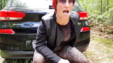 Horny Milf Fuck the Towbar & Blowjob at the Same Time!! - 3 image