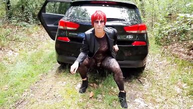 Horny Milf Fuck the Towbar & Blowjob at the Same Time!! - 4 image