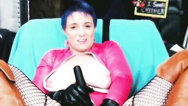 LAURASQUIRTS in a pink bodysuit - 4 image