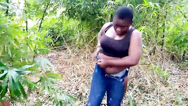 DERRIÈRE LA SCÈNE DABOKI BAISANT DEUX VILLAGEOIS