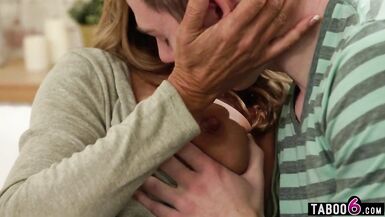 Stepmom MILF Sloan Rider wanted to get fucked up the ass - 8 image