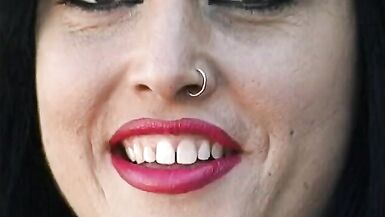 Tattoed brunette with round boobs begs for dickpeneteration