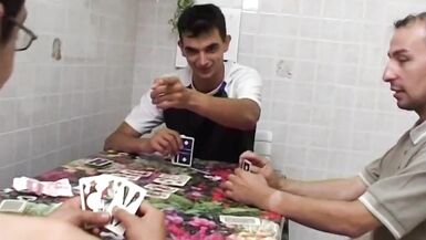 Amateur Gangbang mit Blowjobs und Ficken und Cumming - 2 image
