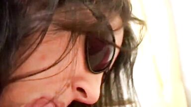 Couple avec sa brune et ses gros seins baise en amateur - 5 image