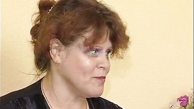 Blonde Grandmum nach Kaffe den Nachbarn gefickt - 2 image