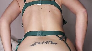 Butt Plug con la coda e 6 orgasmi di figa che gocciolano - 5 image