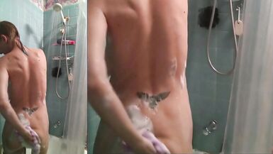 Willamina se ducha y se masturba - 5 image