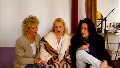 3 Anges baisent avec Charly - 3 image