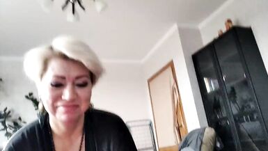 La sexwife AimeeParadise enseigne le sexe conjugal à des filles stupides - 14 image