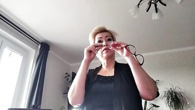 La sexwife AimeeParadise enseigne le sexe conjugal à des filles stupides - 2 image