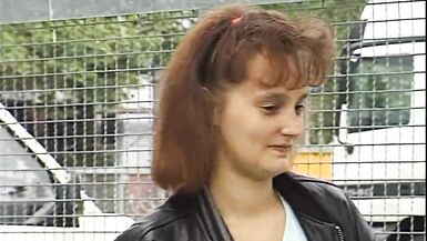 Reporter testet Schamgrenze der Deutschen Frau - 11 image