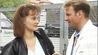 Reporter testet Schamgrenze der Deutschen Frau