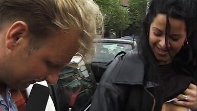 Reporter testet Schamgrenze der Deutschen Frau - 9 image