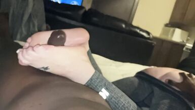 Mükemmel ayaklara sahip Milften Ağır Çekim FootJob - 7 image