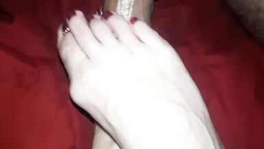 Netflix and oily toes No cum - 8 image