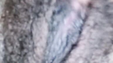 Veja-me esfregar o meu clitóris até ao orgasmo - 12 image