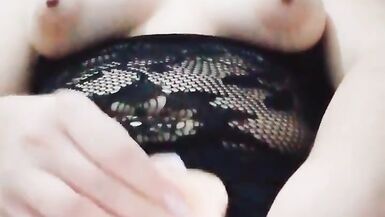 sensual milf mexicana juega con su consolador - 14 image