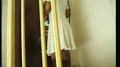 Camgirl melkt Schwanz perfekt ab