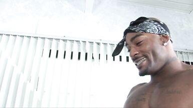 Totalement Tabitha fait une pipe et baise Deep Threat - 5 image