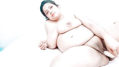 Curvy Milf Mastrubation With Dildo - 11 image