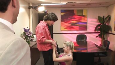 Shawna Lenee dances with the pornstar Ariella - 3 image