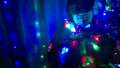 XXXmas、クリスマスツリーのような服を着て口移しで吸われる - 10 image