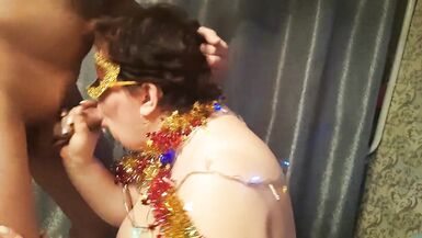 XXXmas、クリスマスツリーのような服を着て口移しで吸われる - 11 image