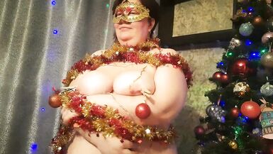 XXXmas、クリスマスツリーのような服を着て口移しで吸われる - 7 image