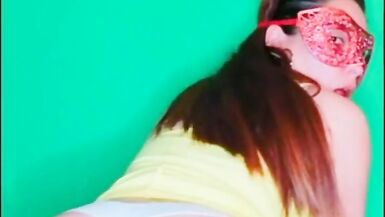 sexy mil latina make stripteace show with yellow dress