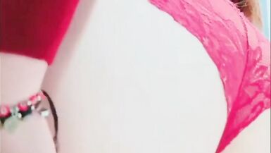 Milf mexicana sexy fazendo show de striptease no seu escritório - 6 image