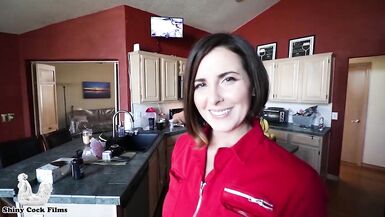 Une belle-mère se venge de son mari en baisant son fils - Partie 1