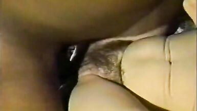 La ragazza riceve il cazzo nero duro dentro la sua figa bianca e stretta - 8 image