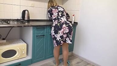 Big ass mom blowjob son and arch her back for anal sex