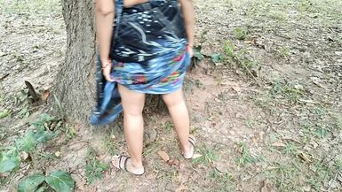 Widva Mausi Ne Khet Me Gaand Dikhakar Ghar Me Choot Chudaya