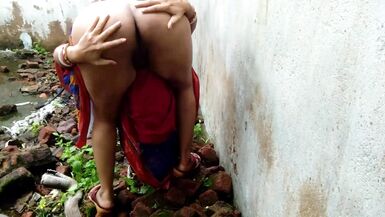 Sonali Bhabhi Showing Her Big Ass In Jungle XXX Ass Show - 4 image