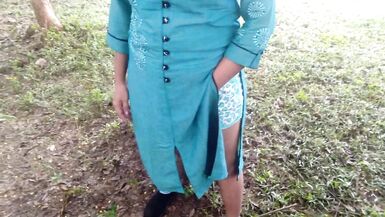 First Ever Desi Indian Bhabhi Outdoor Public Big Ass Show Compilation