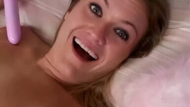 ANAL geile Hausfrau bumst mit BBC Monster Schwanz - 1 image