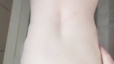 REDLEXXXA - Sexy time in the shower and cumshot on my back - 10 image