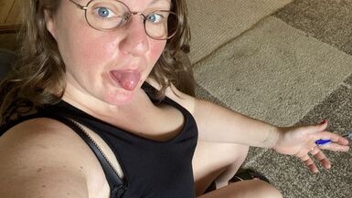 very horny BBW home alone housewife dildoing her bald pussy - 1 image