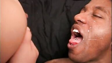 Chick throats dick and gives some drawn off milk for her man - 15 image