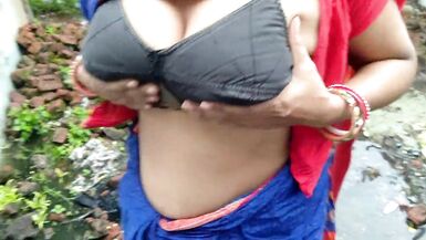 Desi Indian Bhabhi Public Outdoor Big Boobs Show Compilation