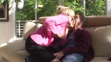 Horny blonde in pink panties gets pussy sucked on couch - 3 image