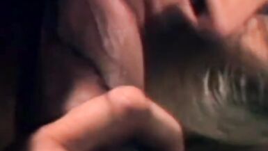 La plupart des gens ont besoin de faire lamour avec une énorme bite. - 4 image