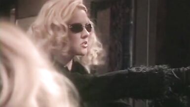 Security guard stops bank heist by fucking blonde with tits - 3 image