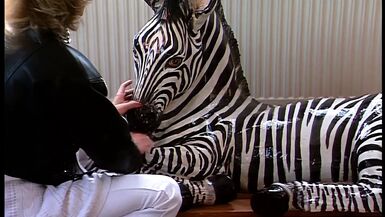 Neu in der Pornoszene Milf mit Dildo Retro - 1 image