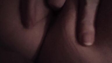 JEU DU TROU DU CUL AVEC FINISSEURS ET FROTTEMENT DE LA CHATTE