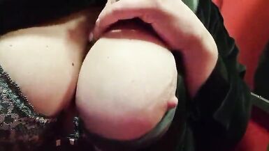 Toccare le tette grosse in ascensore - 11 image