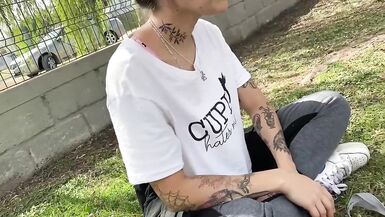 I offer money to a pretty girl in the park and this happens - 2 image
