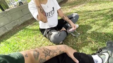I offer money to a pretty girl in the park and this happens - 7 image