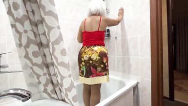 Mom had anal sex with her son in the bathroom - 2 image